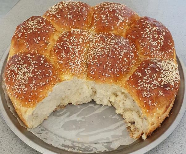 חלת לחמניות עם גרעיני חמניה