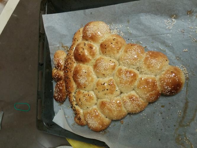 חלה בצורת גפן