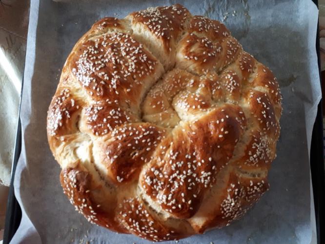 חלה מתוקה ולחמניות מתוקות בצורת רימון