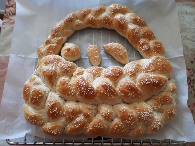 חלת ביכורים לשבועות