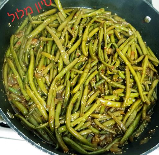 שעועית ירוקה מוקפצת עם שומשום