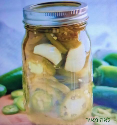 פלפל חלפינו או פלפל ירוק חריף כבוש של סבתא לאה