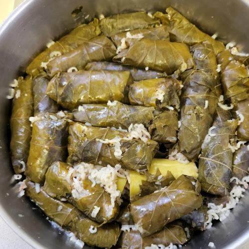 ממולאים בבשר ואורז
עלי  גפן קישואים ועגבניות