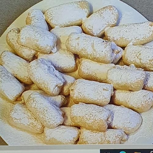 ערגליות ביתיות ממולאות בממרח תמרים ואגוזים