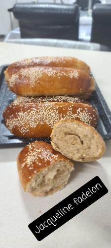 לחמניות אצבע מתוקות עם קמח  כוסמין לבן 80% בציפוי סירופ סוכר 