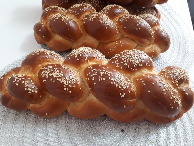 חלות ולחמניות א...