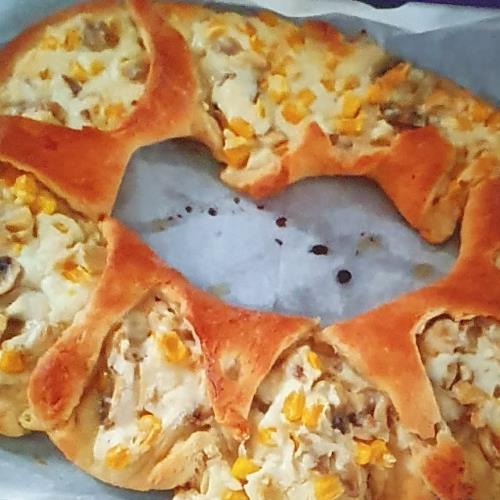 מאפה גבינות תירס פיטריות וזיתים