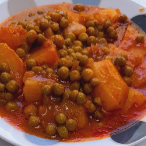 מרק תפוחי אדמה ואפונה פרווה