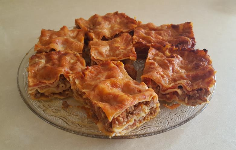 לזניה בשר בולונז