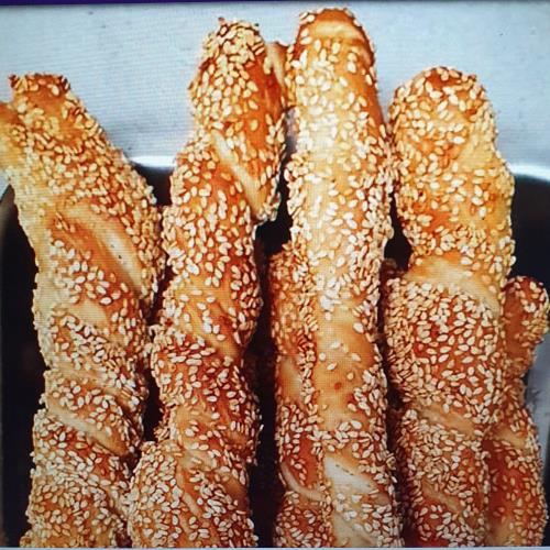 מקלות בייגלה(סימיט) בציפוי סילאן ושומשום
