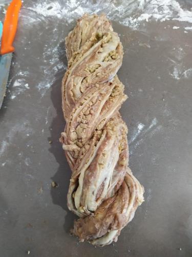 עוגת שמרים נוגט חלווה