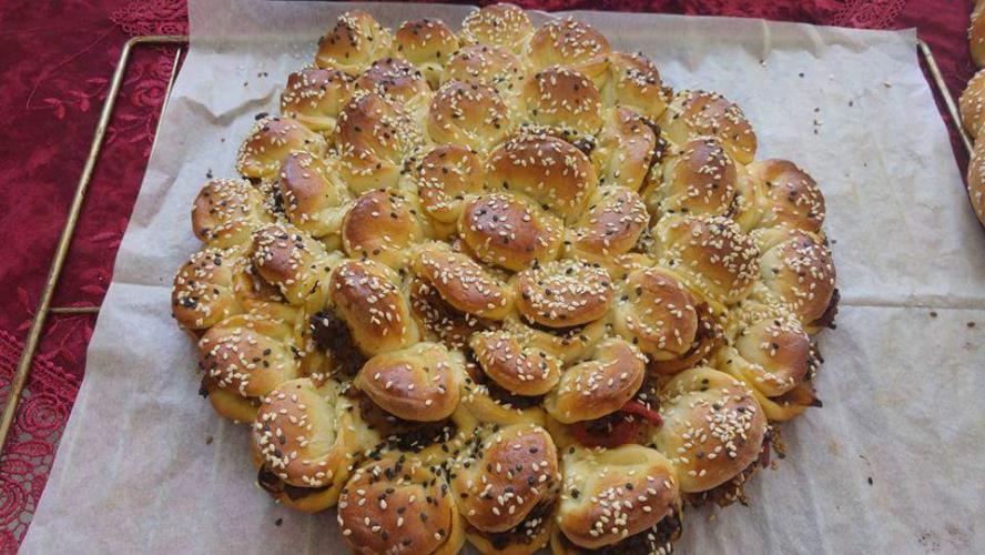 מאפה במילוי בשר וירקות