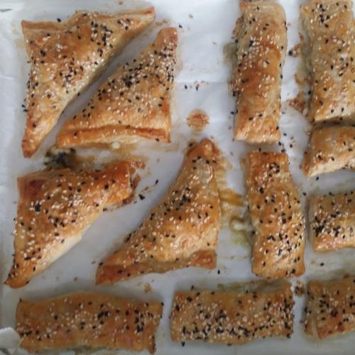 בורקס במילוי מנגולד וגבינות 