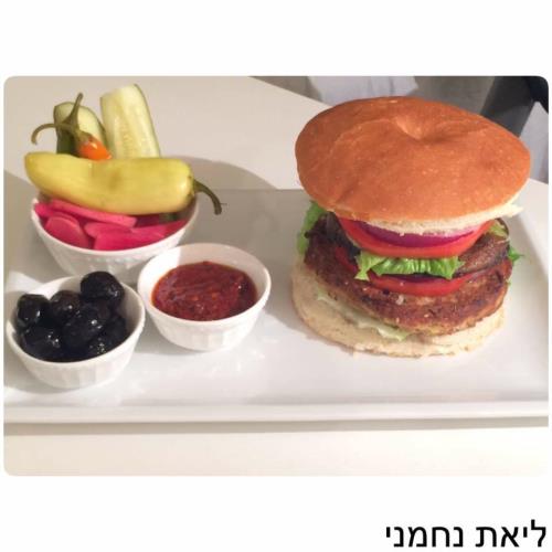 המבורגר טונה מושלם בתוספת פטריית פורטובלו 