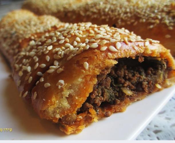 מאפה ממולא בשר