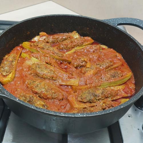 סירות קישואים ממולאים פיקנטיים