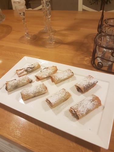חטיפונים מבצק פילו במינים סוגיי ממרחים
