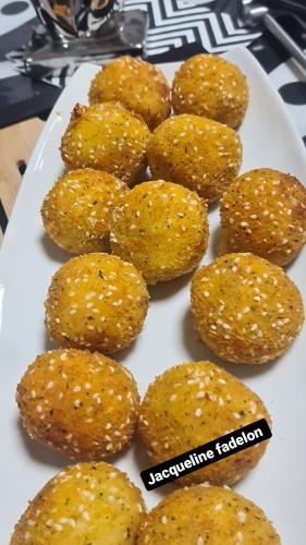 כדורי פירה במילוי בצל ופטריות 