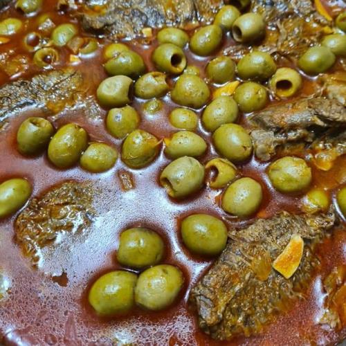 בשר עם זיתים