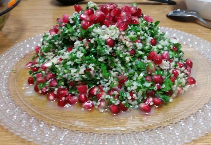 סלט טאבולה עם רימונים