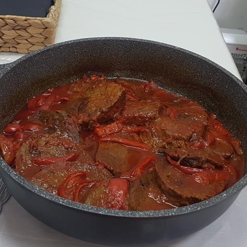 צלי בשר עם רצועות גמבה