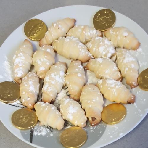 מגולגלות  עם מטבעות שוקולד
