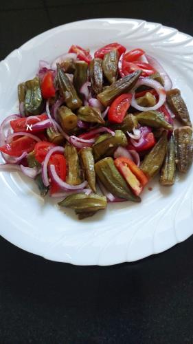 סלט במיה 
