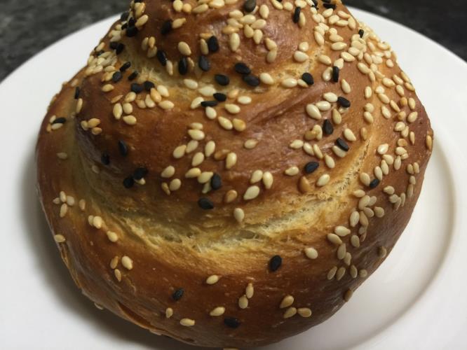 לחמניות/חלות ללא ביצים  בציפוי בלילת קורנפלור