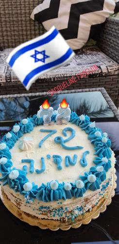 עוגת גבינה ביסקוויטים קרה ללא אפיה מעוצבת 