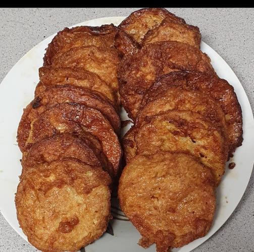 חצילים מטוגנים בבלילת ביצים ותבלינים