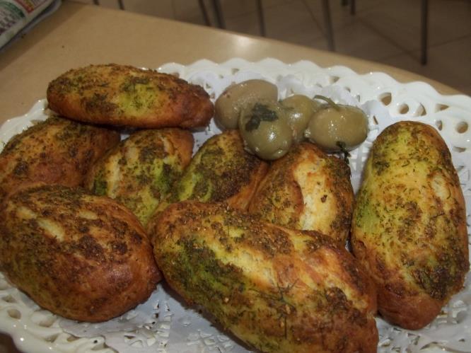 אצבעות שום קריספיות. עם קריצה חריפה. 