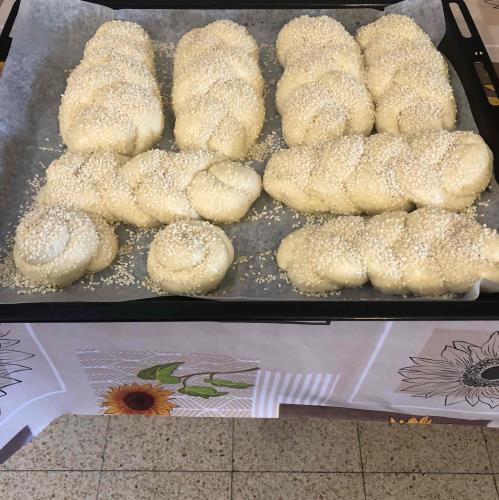 חלות לחמניות 
