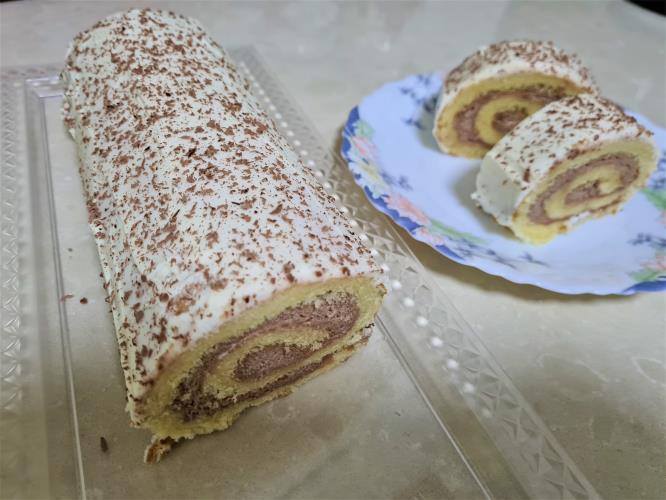 רולדה וניל במילוי קרם שוקולד וציפוי קרם וניל