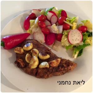 סטייק-טונה וסלט חסה