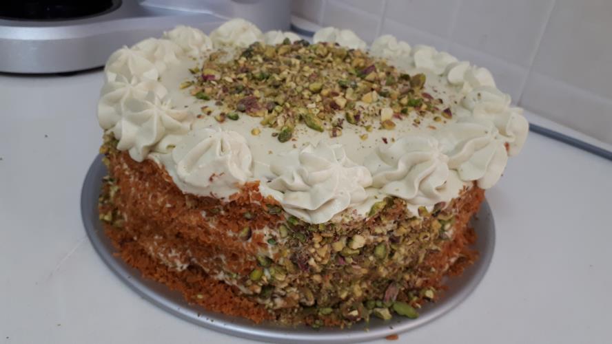 עוגת דבש עם פיסטוקים💗