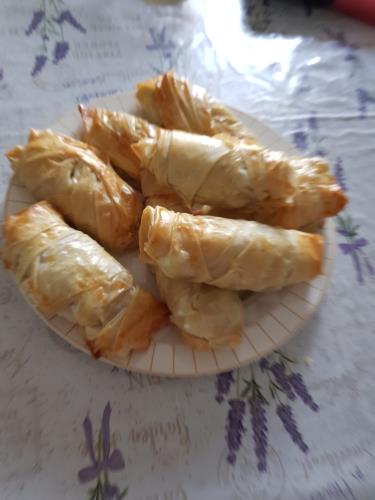 בורקסים ממולאים בתפוח אדמה בצל  צנוברים