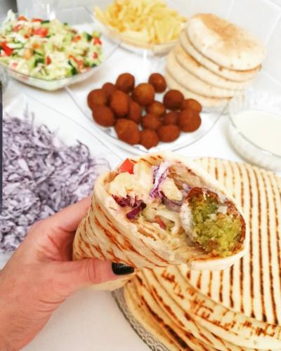 פלאפל ולאפה בהכנה בייתית יאמי😋😋
