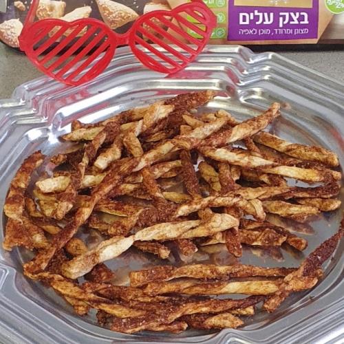 מקלות קינמון וקוקוס