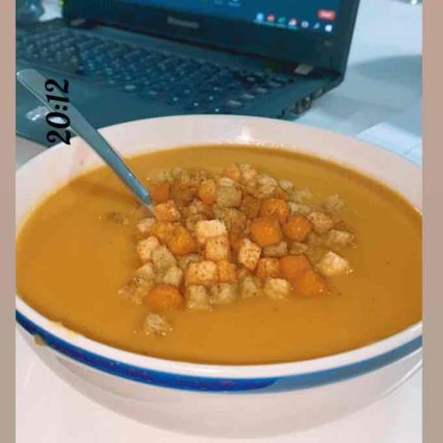 מרק כתום