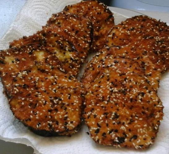 חציל מטוגן בציפוי פירורי לחם 