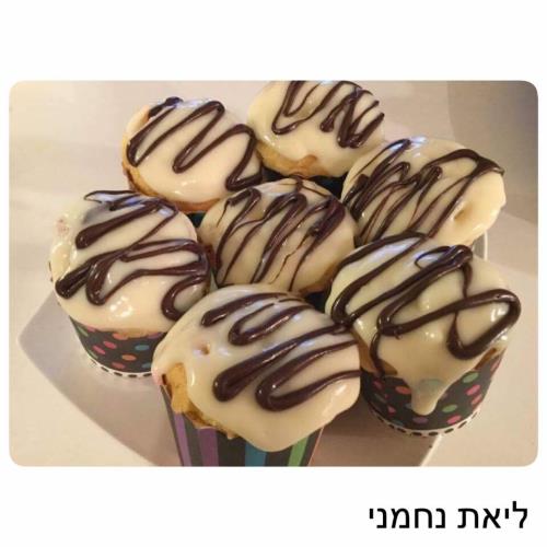 קאפקייקס וניל בציפוי קרם פטיסייר 