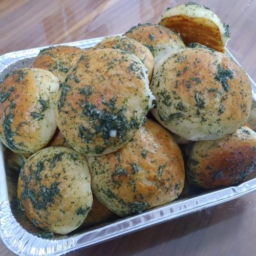 לחם שום