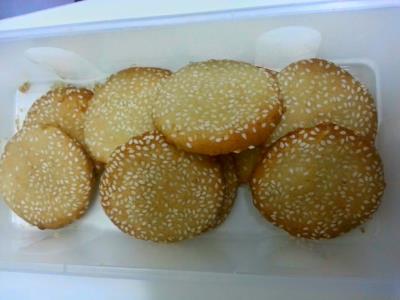 עוגיות נימוחות עם שומשום