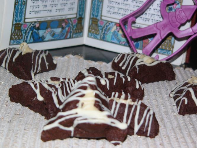 אוזני המן שוקולד במילוי חלבה
