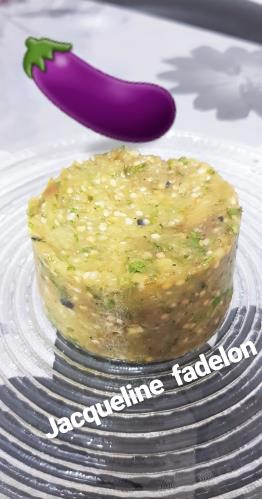 סלט חצילים קלוי על האש עם כוסברה ושום