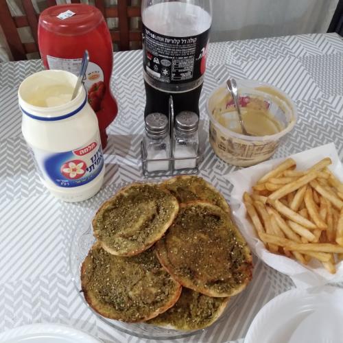 פיתות עם זעתר ב 5 דקות הכנה