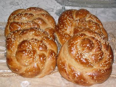 חלות צמה עגולות מקמח כוסמין