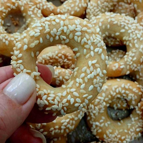 עוגיות מלוחות בציפוי שומשום