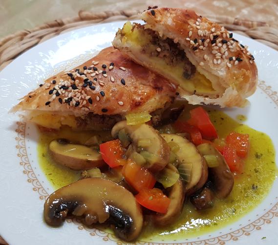 בורקס פירה ובשר טחון