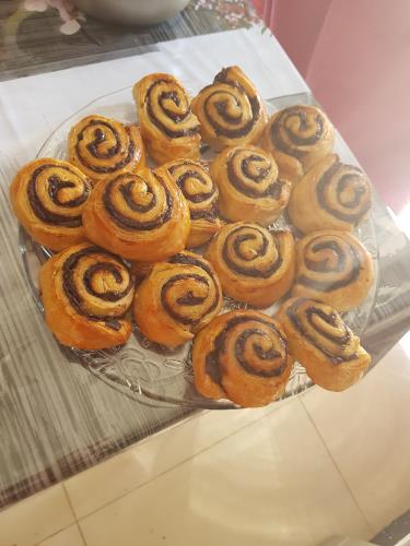 מאפים שמרים עם שוקולד
